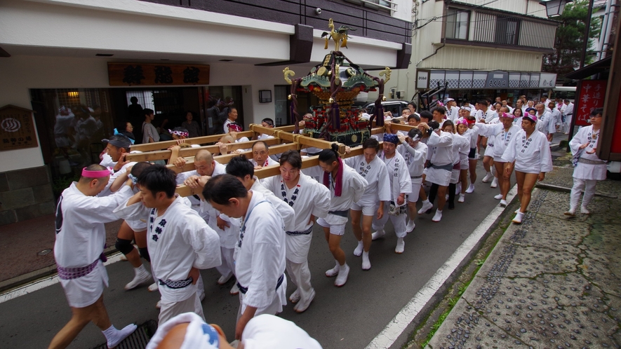 白根神社祭礼　７月１７日、１８日