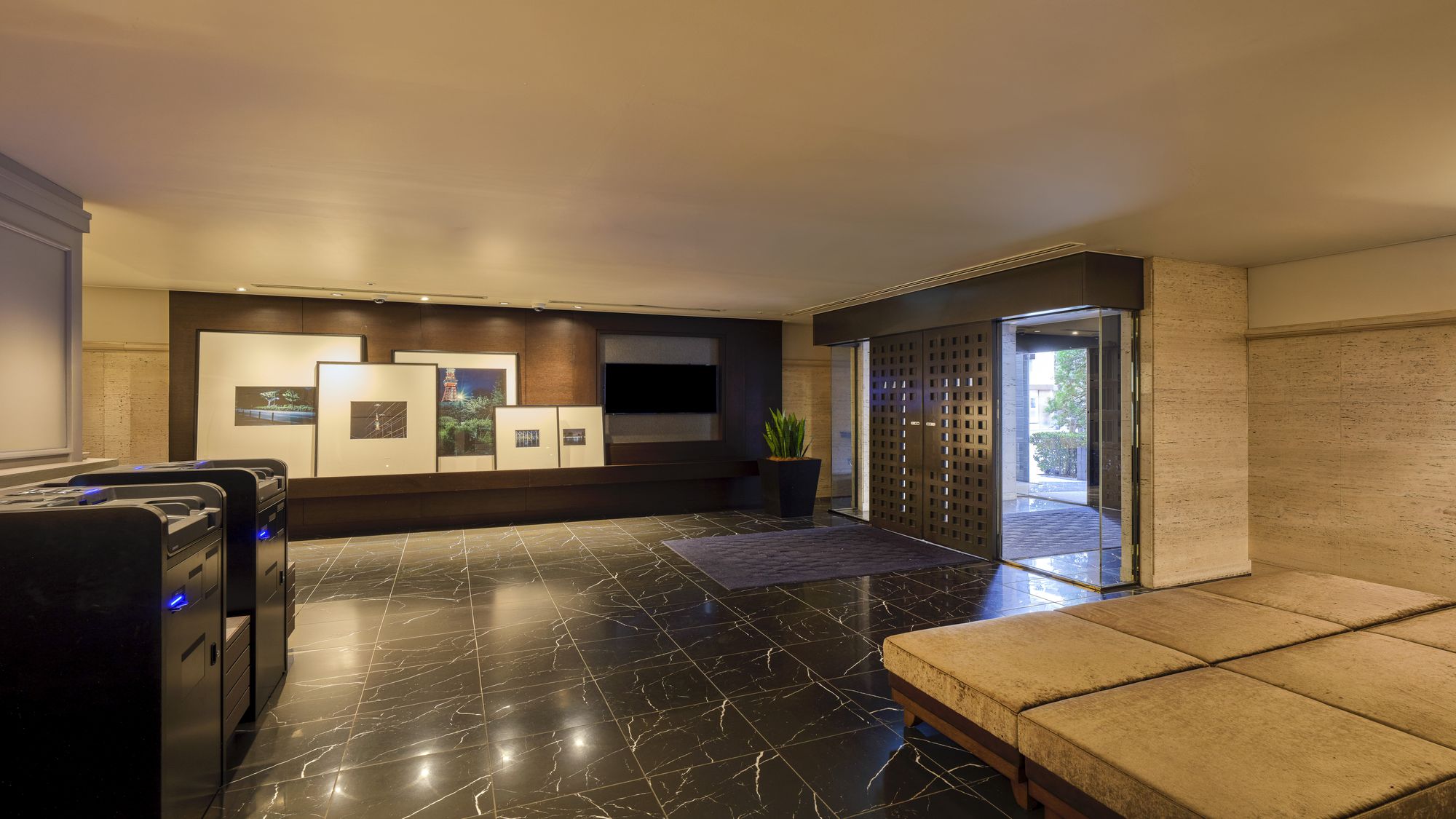 皆さまのご来館を心よりお待ちしております