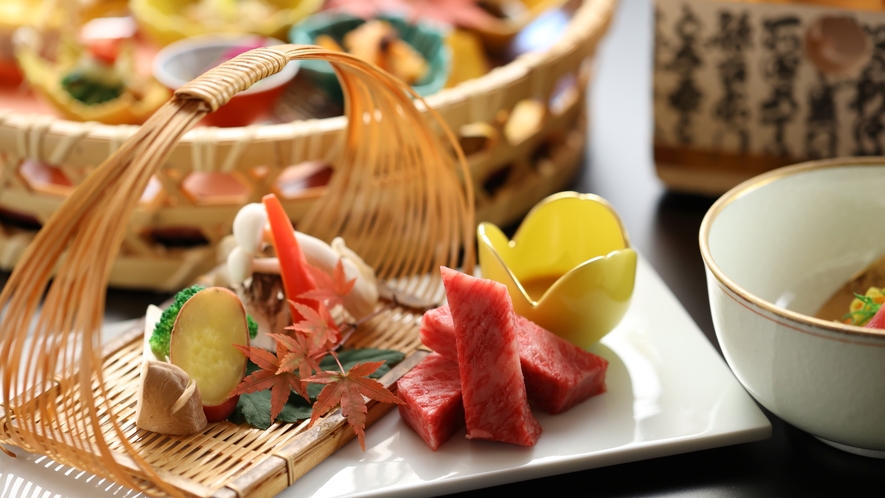 ■郷土懐石コース　秋のお料理一例