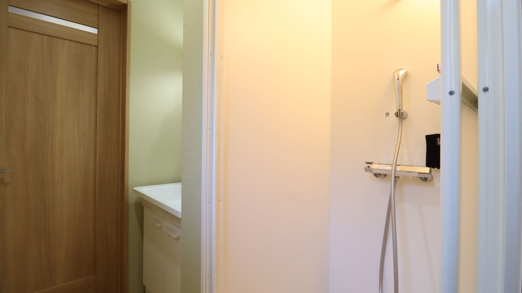 【本館】2段ベッド洋室 シャワールーム