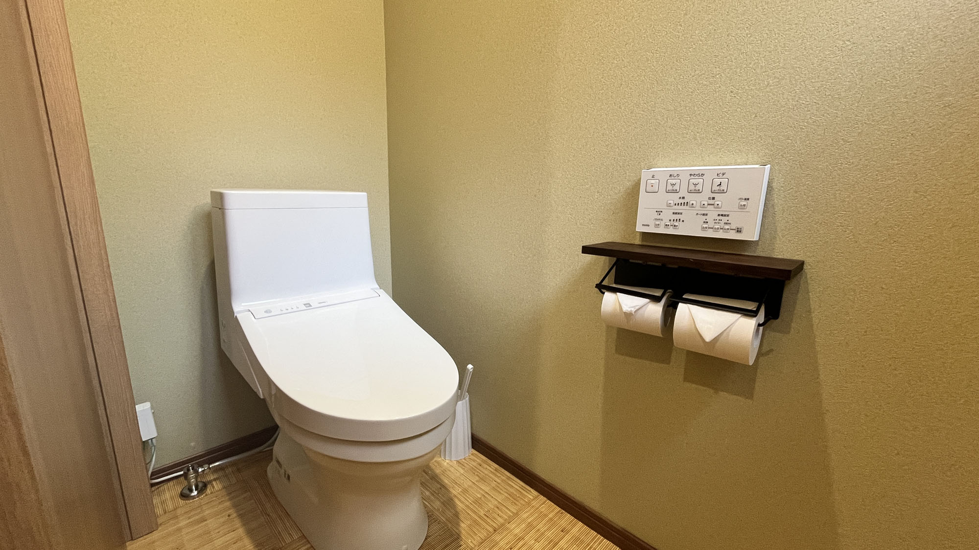 【本館】2段ベッド洋室 トイレ