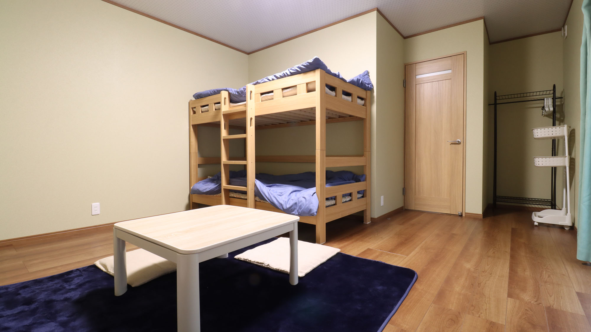 【本館】2段ベッド洋室 シャワールーム・トイレ付