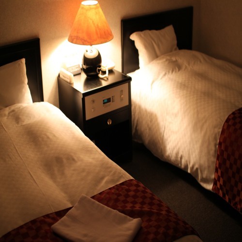 Twin room night view