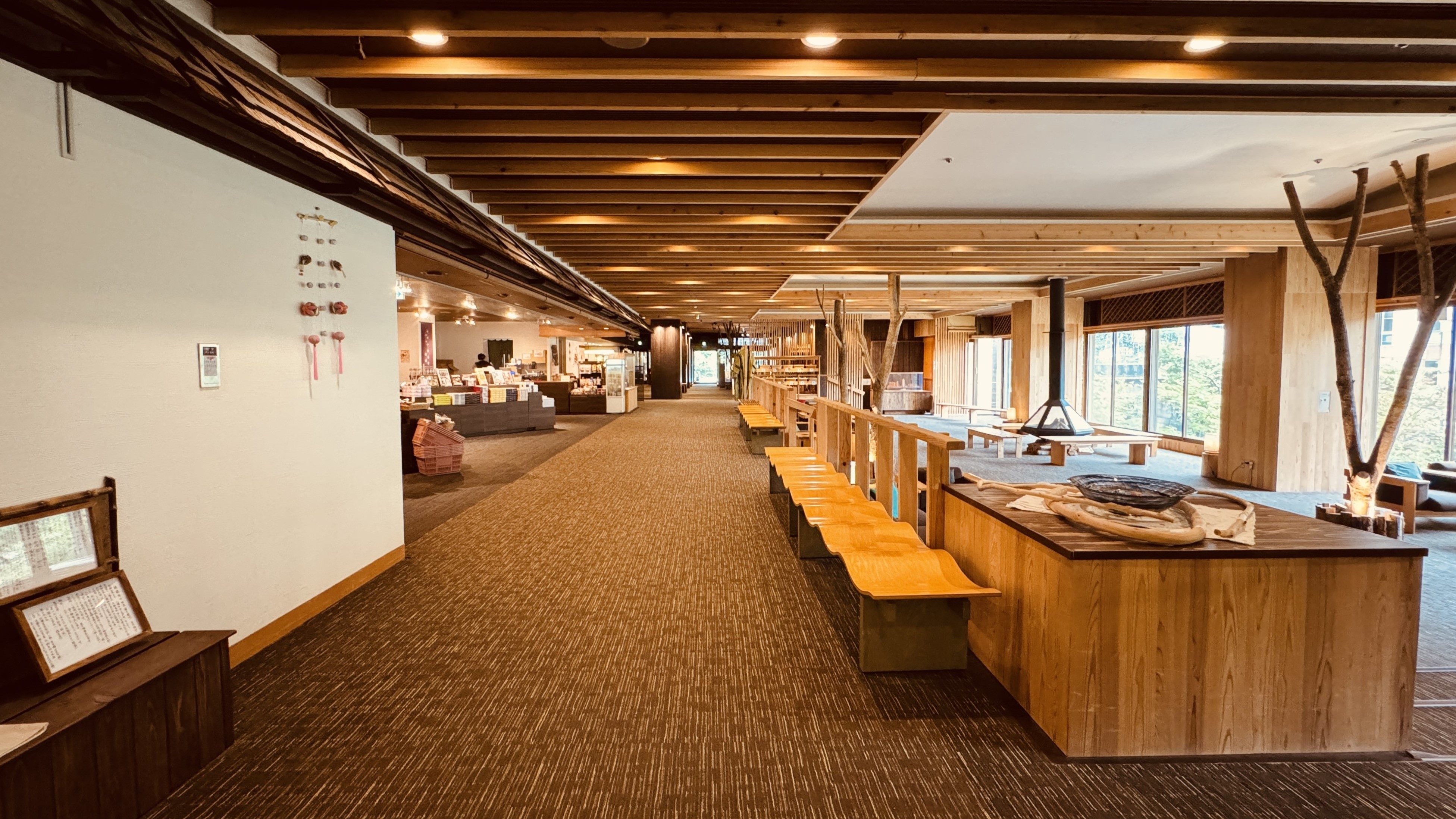 広々としたロビー