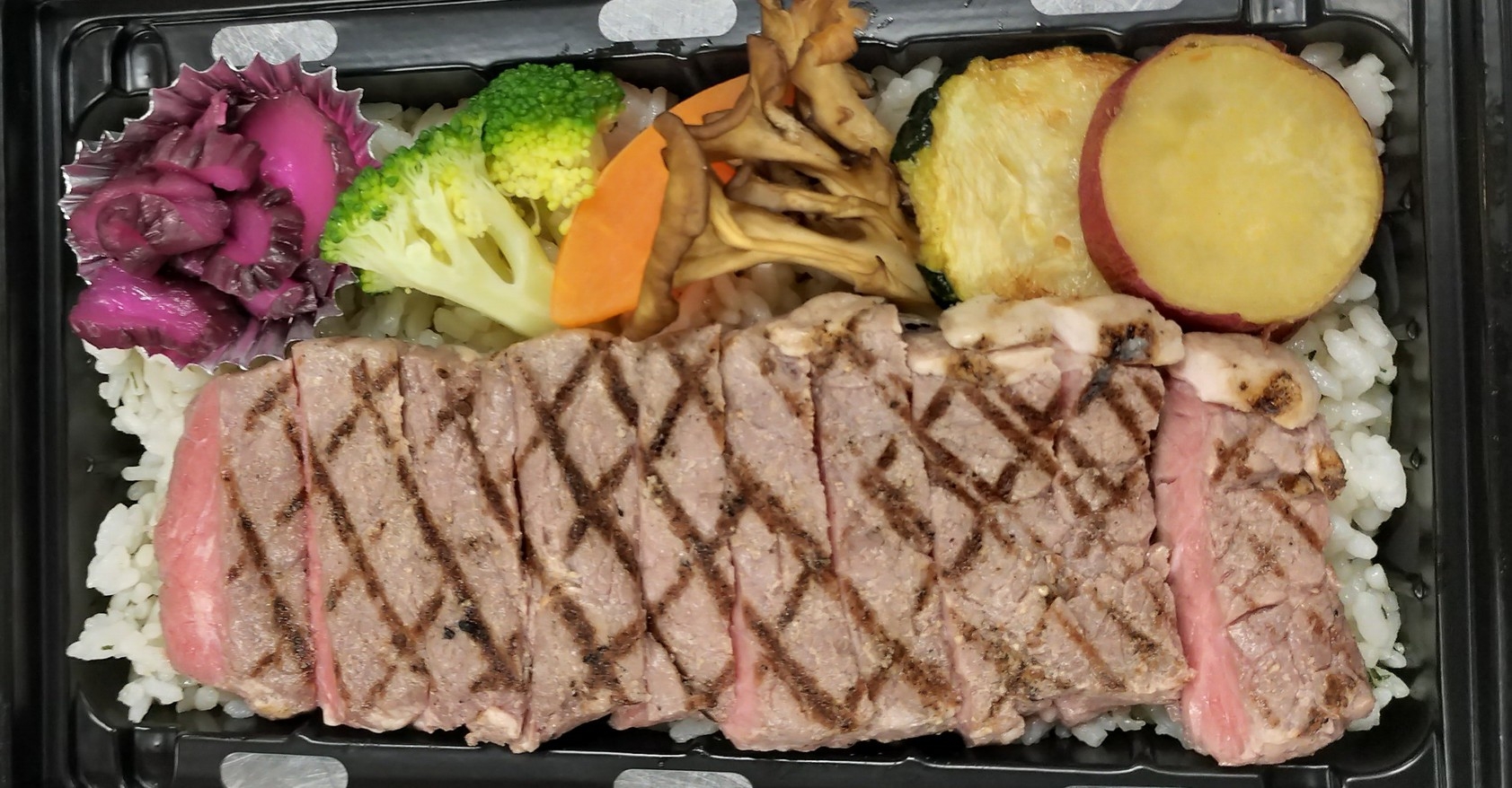 【１泊２食付】お部屋でゆっくりお食事♪「ステーキ重弁当」　（夕食弁当・朝食バイキング）