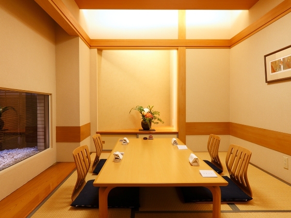 日本料理あお花　個室