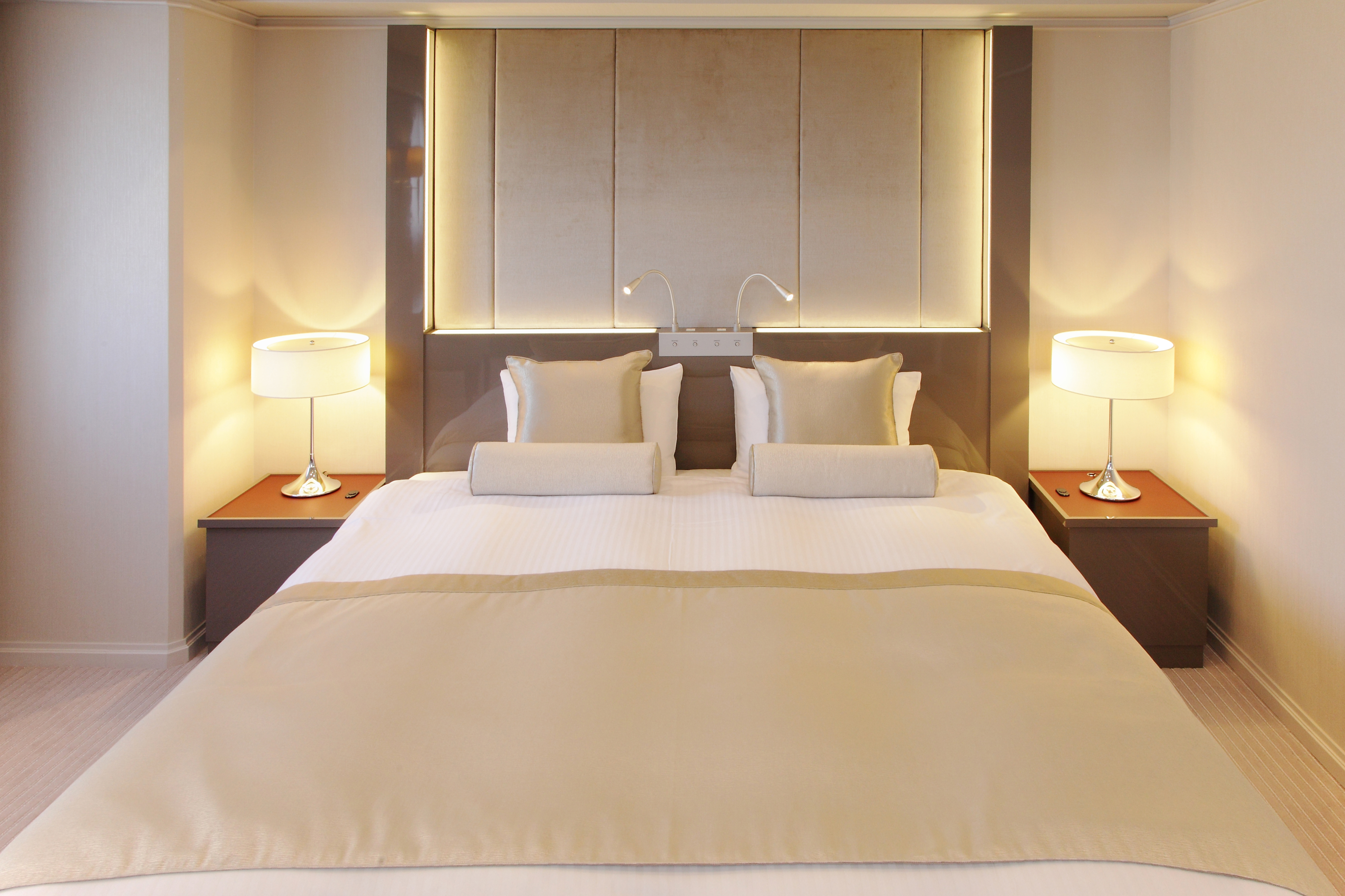 ジュニアスイート　ベッド