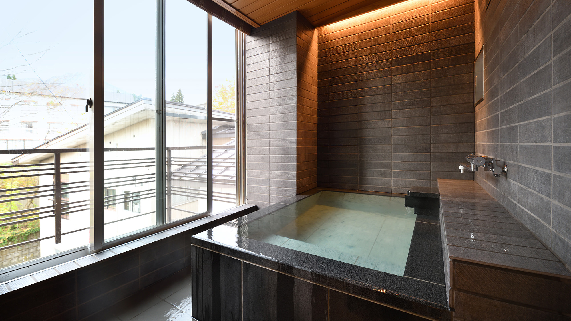 源泉かけ流し【温泉付き和洋客室】水雪