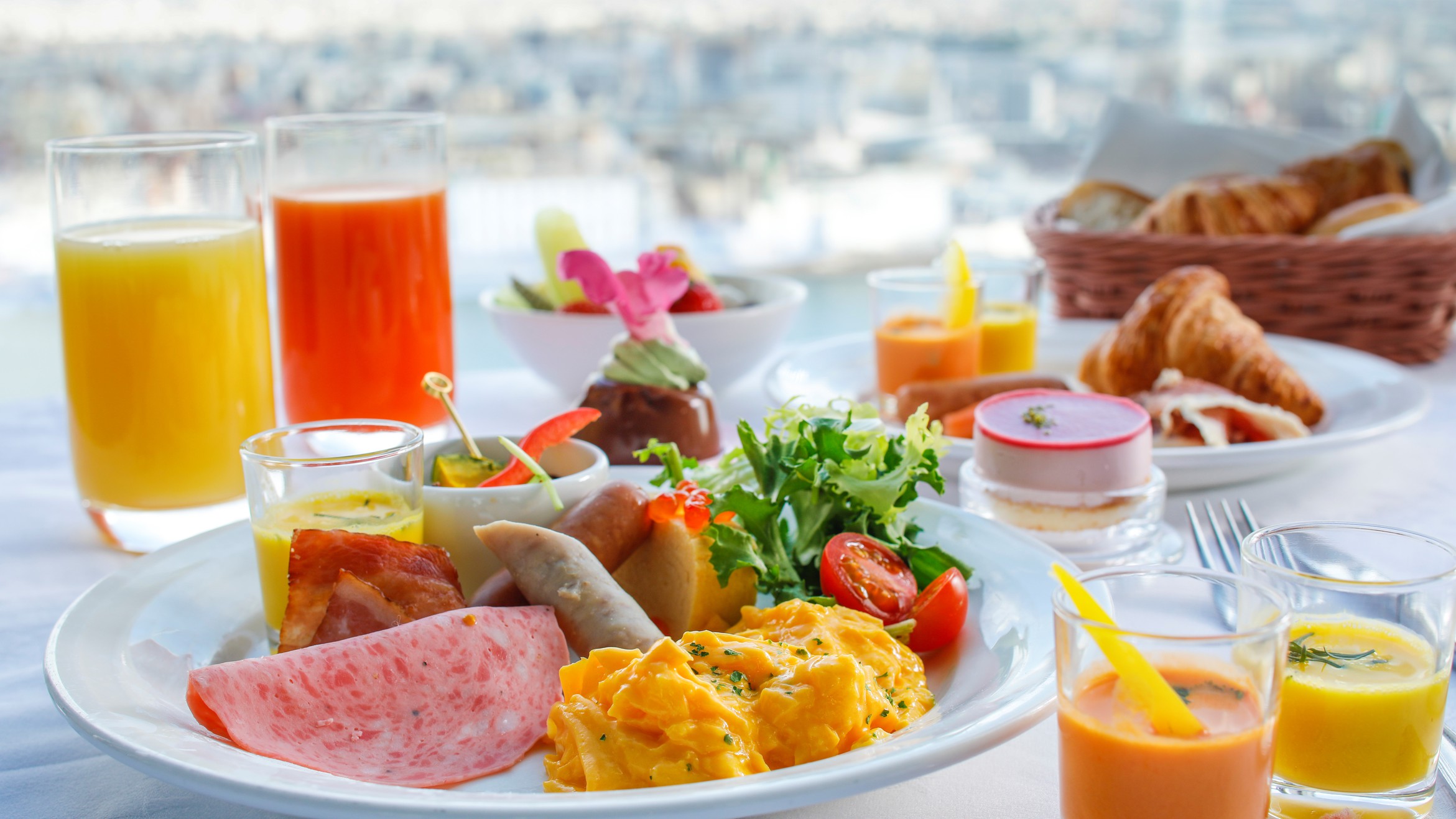 【高層階で贅沢ステイ】25階以上の客室と32階朝食会場から非日常を堪能＜プレミアム朝食付＞