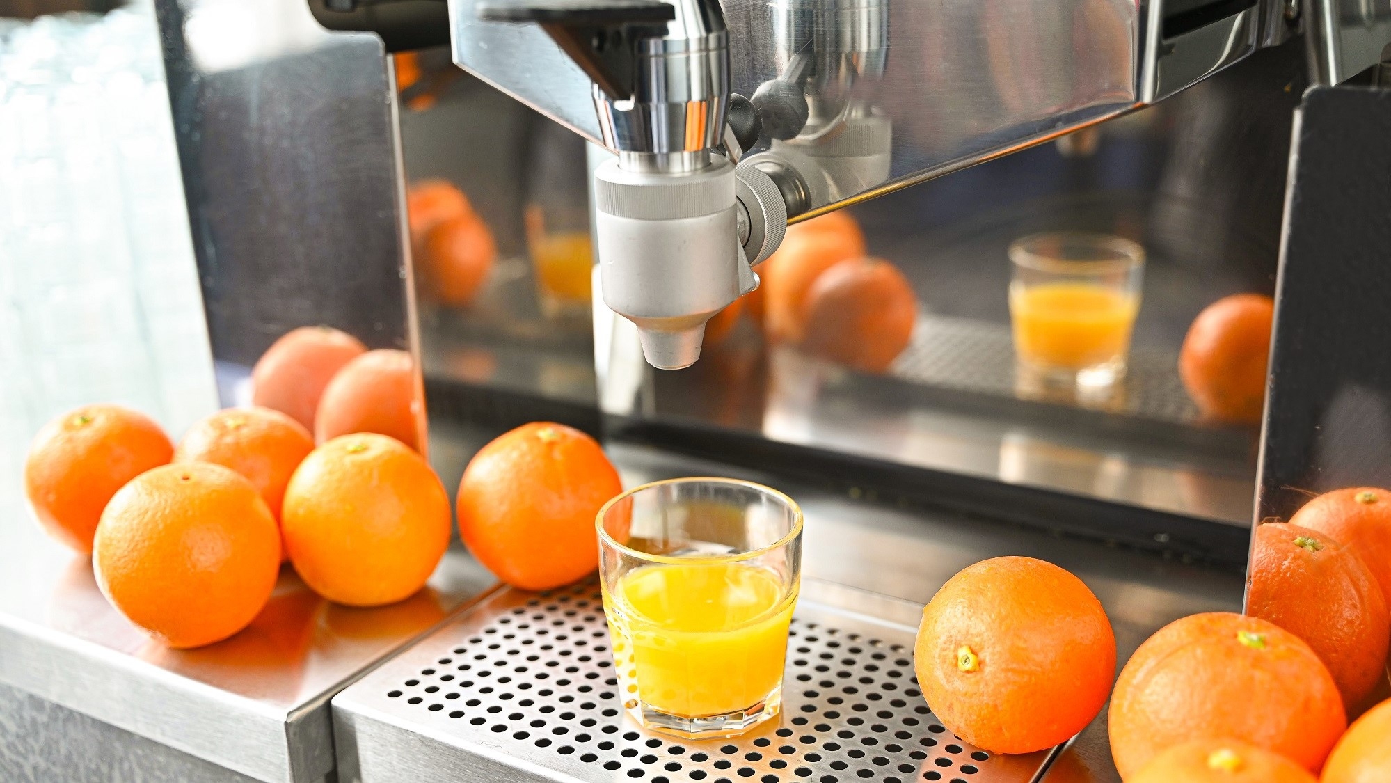 【期間限定】お車をご利用の方必見！滞在中の駐車場優待付プラン☆＜32階プレミアム朝食付＞