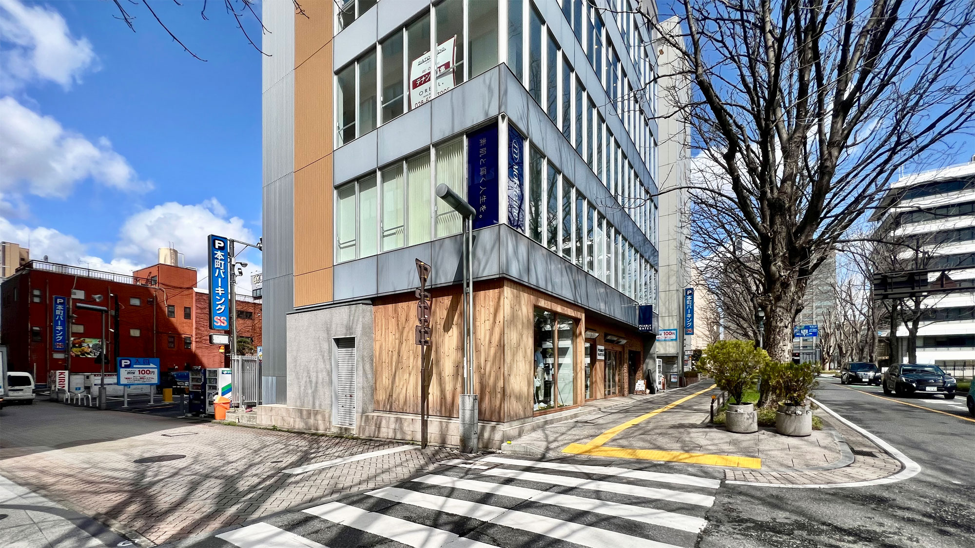 【駐車場⑤　本町パーキング　道路沿い入口付近】