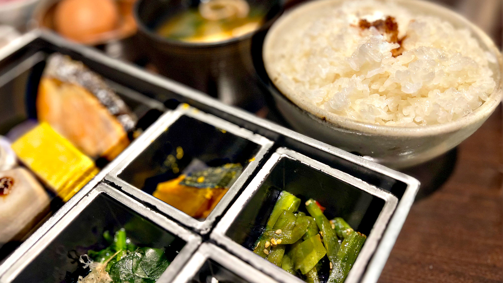 【和朝食　イメージ2　※季節・仕入れによって内容は変わります】