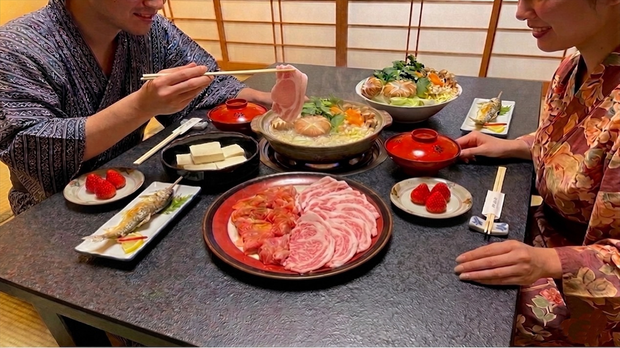 奈良の食材がWで味わえる！大和肉鶏と大和ポークの水炊き鍋