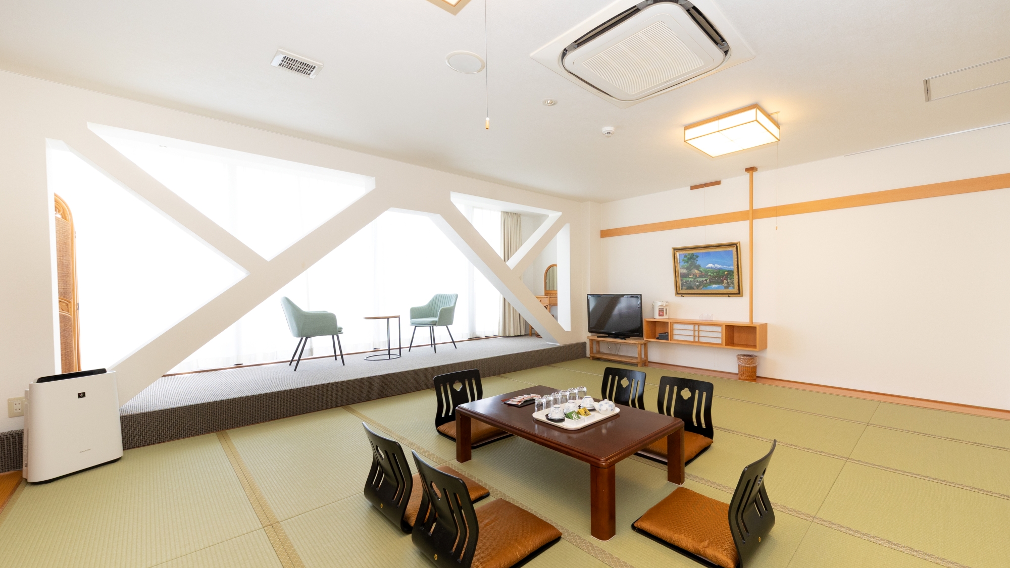 *【山側ファミリー和室（一例）】4名様から最大8名様までご利用可能な広々和室！