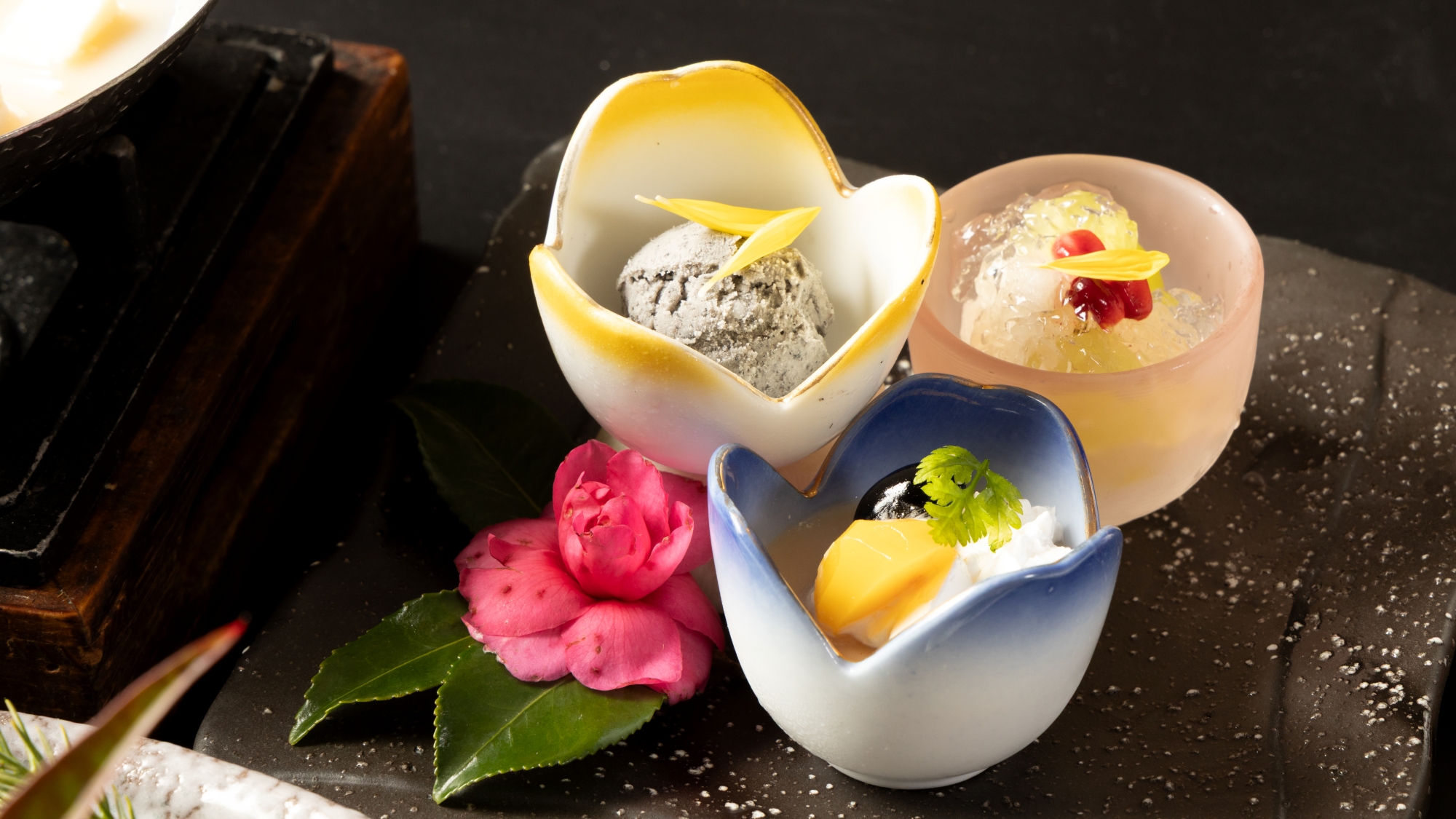 *【季節の彩会席（一例）】当館の一番スタンダードのコース。毎月お品書きが変わります。