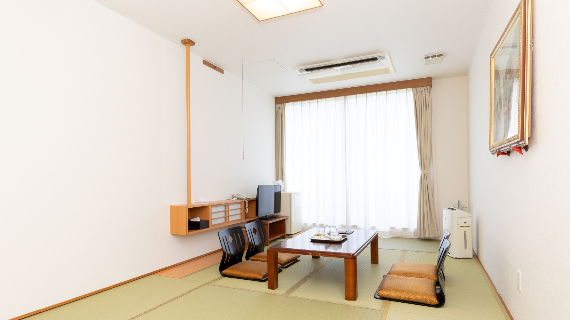 *【山側和室（一例）】お部屋から琵琶湖は望めませんが、ほっこりできる和室のお部屋です♪