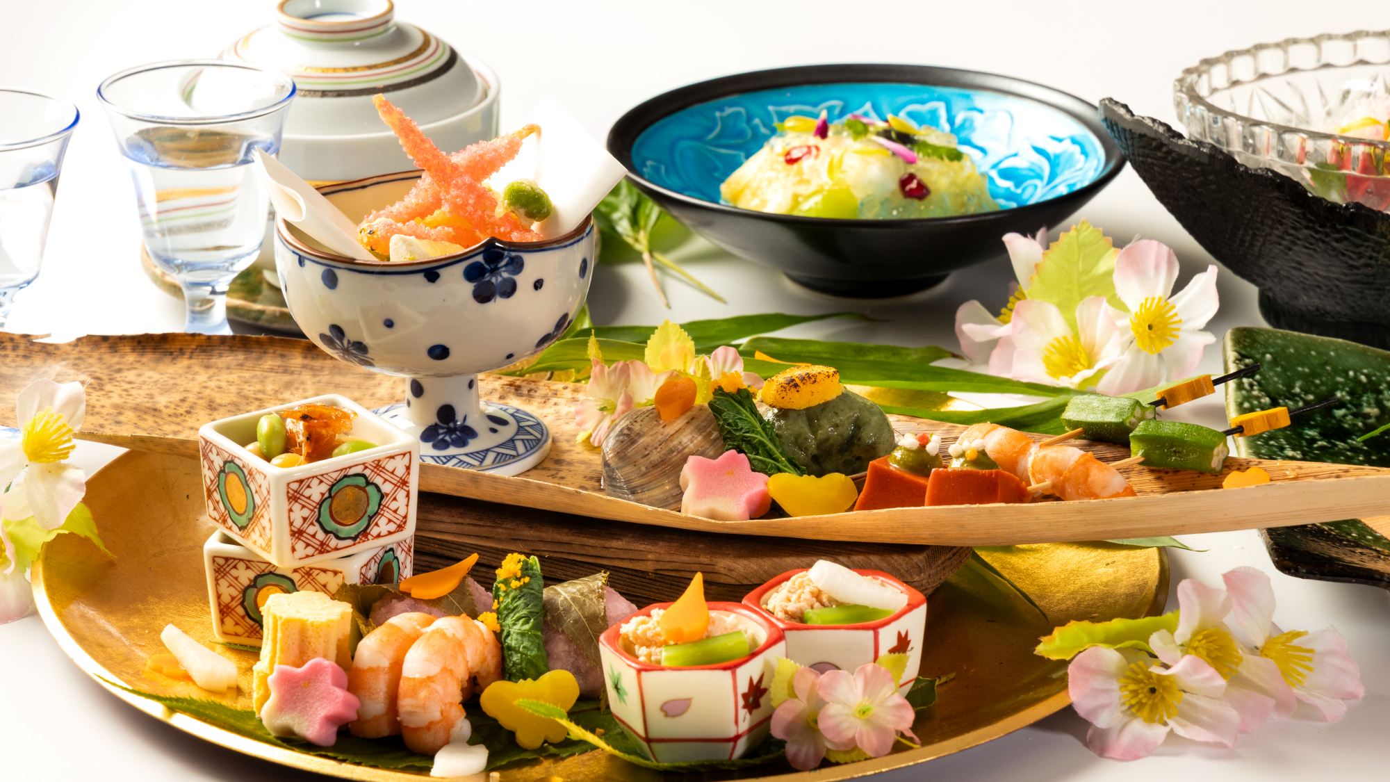 *【季節の彩会席（一例）】当館の一番スタンダードのコース。毎月お品書きが変わります。