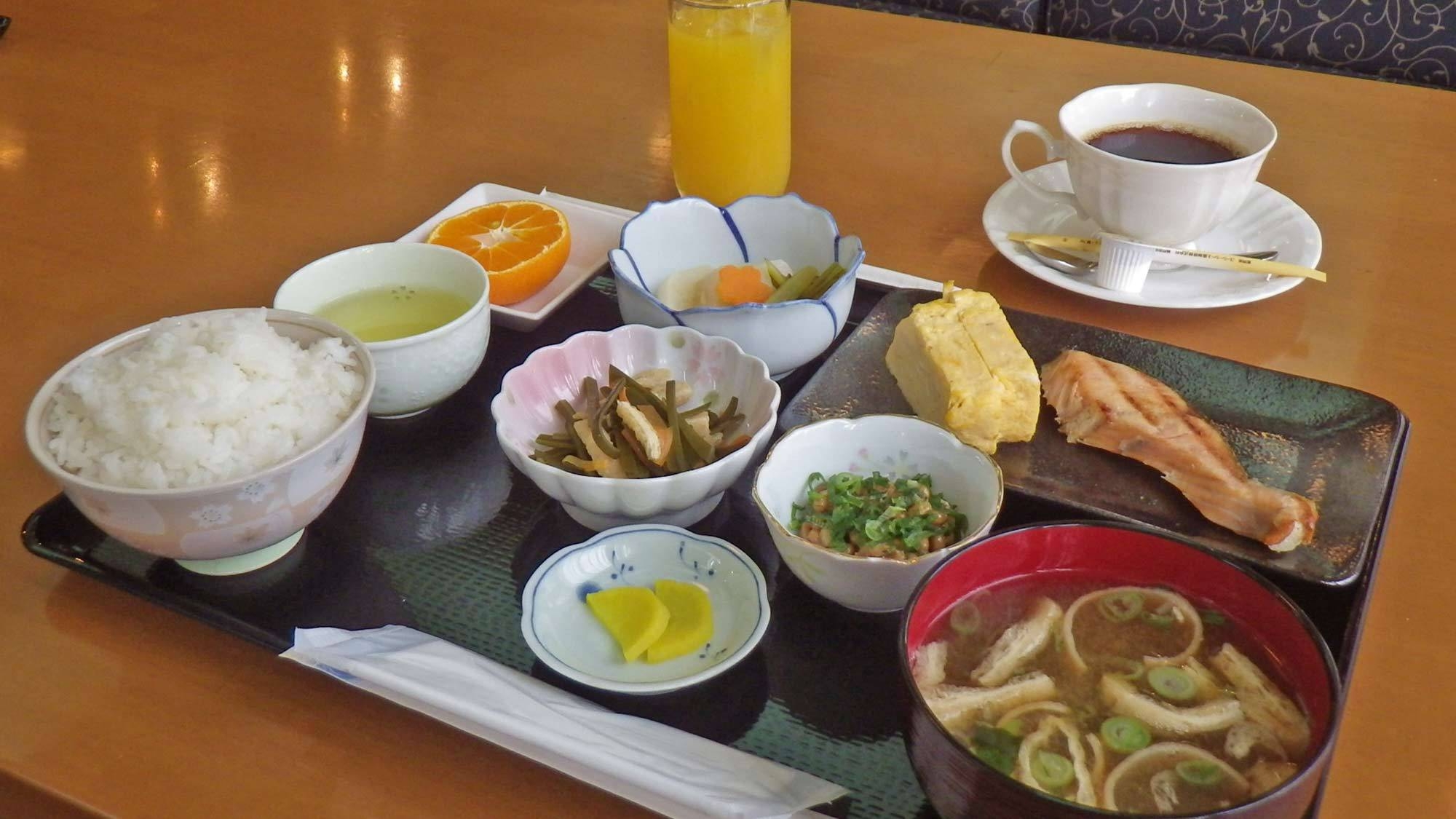 【選べる朝食付】朝はのんびりホテルモーニング♪和食・洋食から選べる手作り朝食！