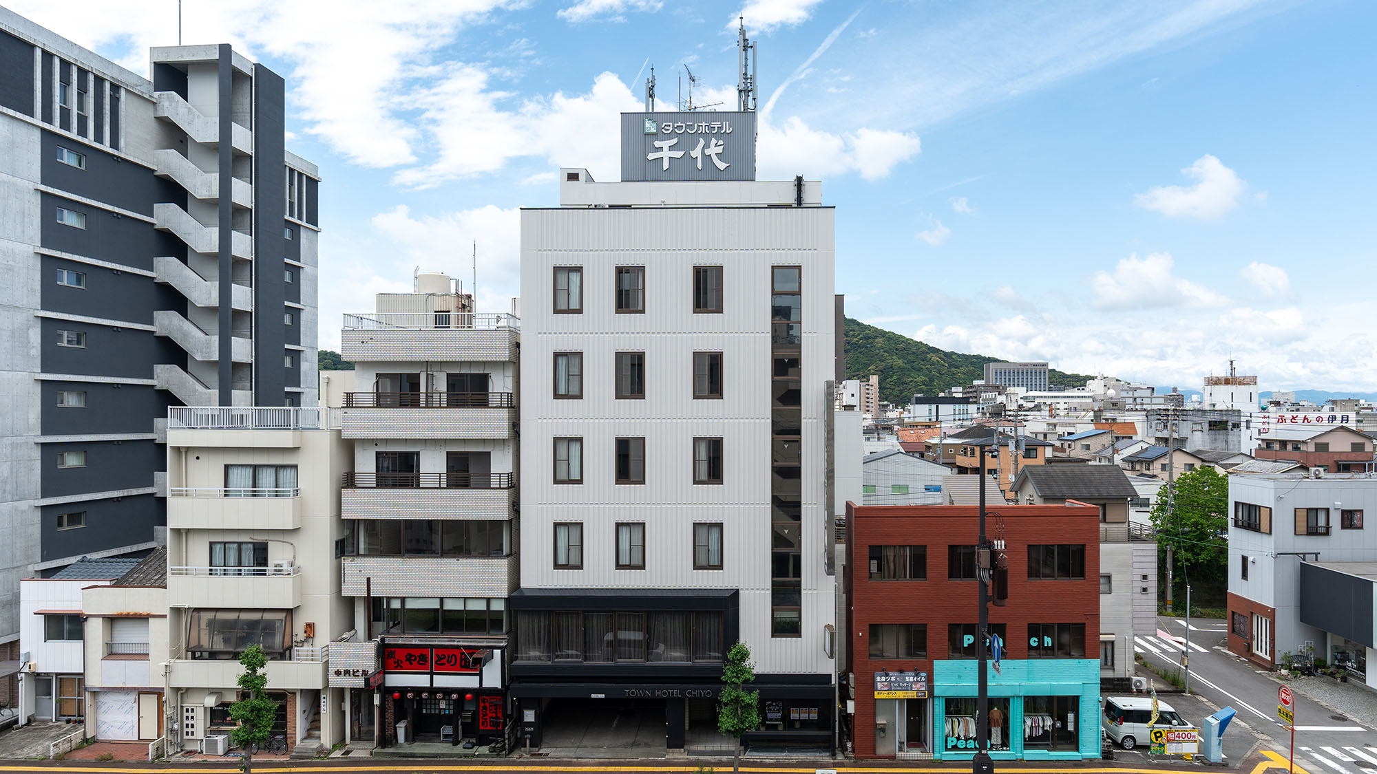 ・【外観】全館無料Wi-Fi完備！4タイプのお部屋が全30室ございます