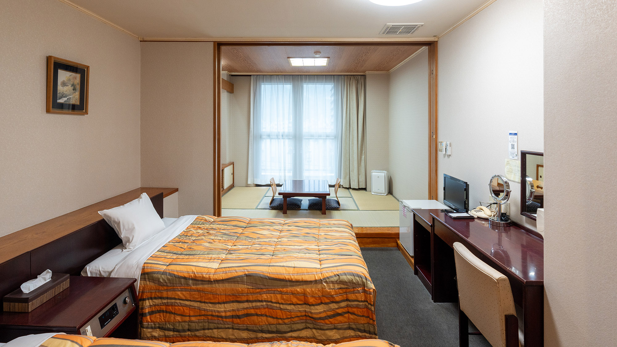 ・【和洋室ツインルーム】広々とした快適な空間で、ご家族やグループでのご利用に最適です