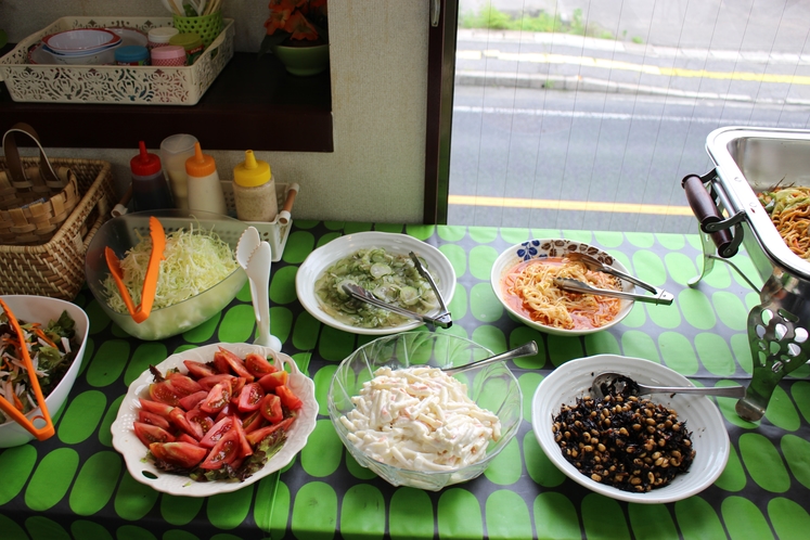 無料朝食バイキング