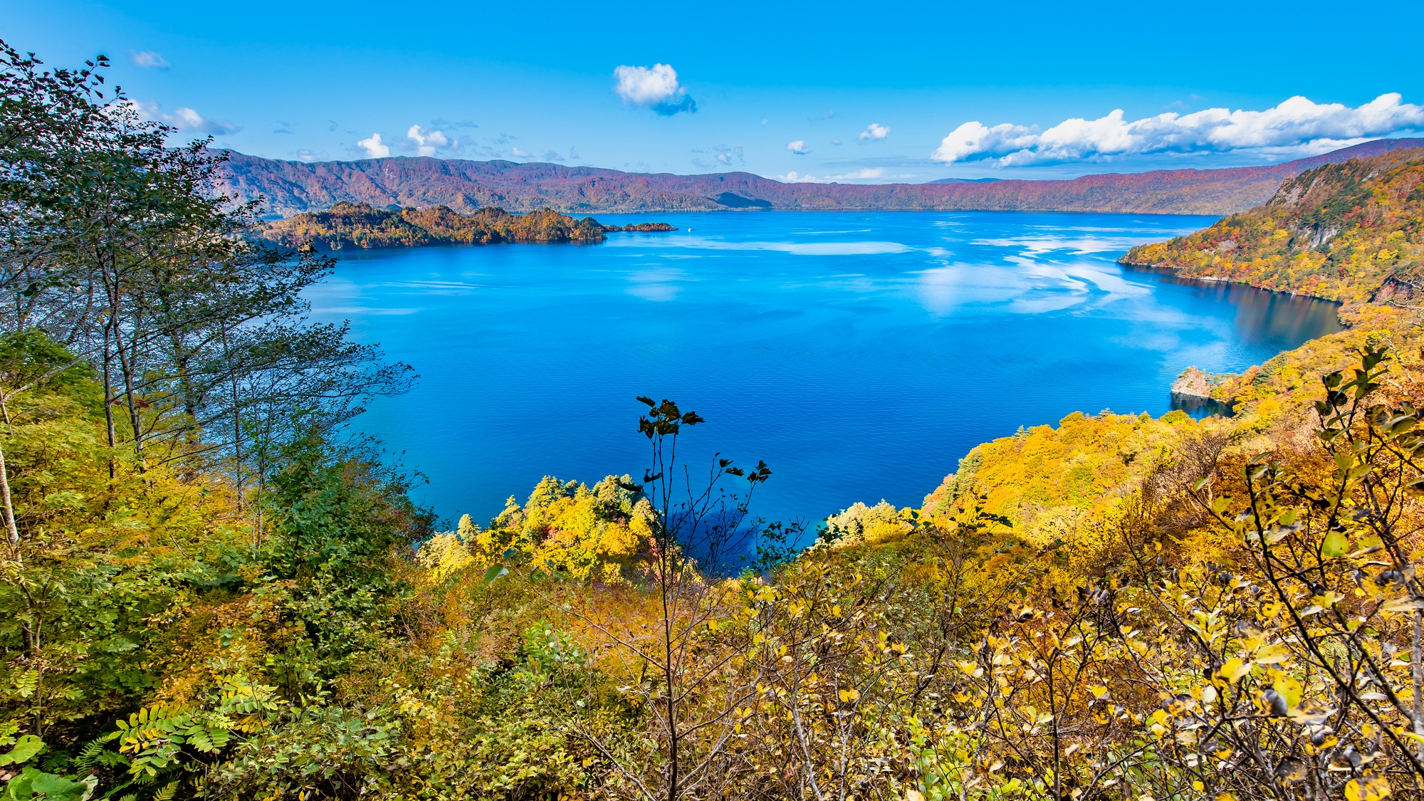 【当館から車で75分】十和田湖　蒼い湖面が神秘的な二重カルデラ湖