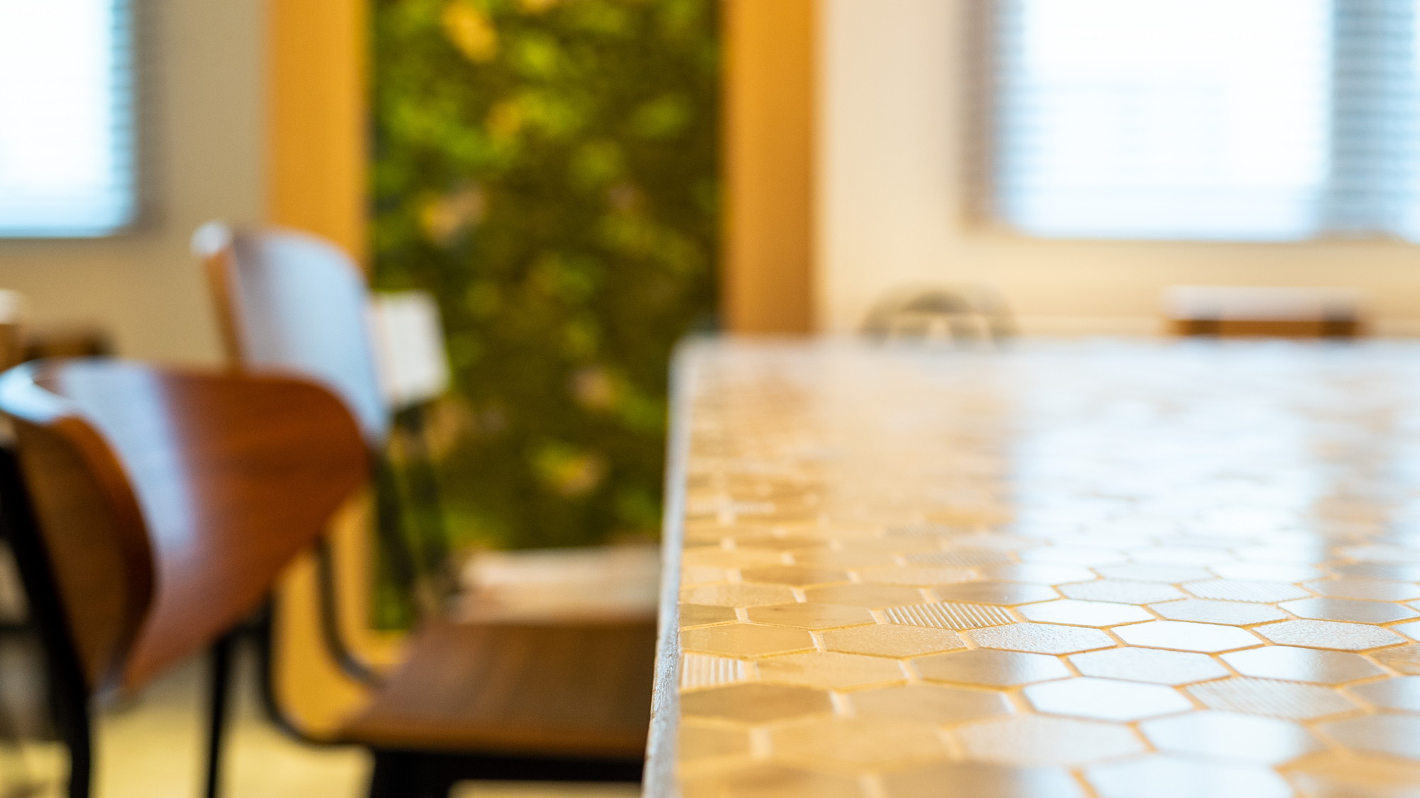 広々とした机で作業もしやすいです