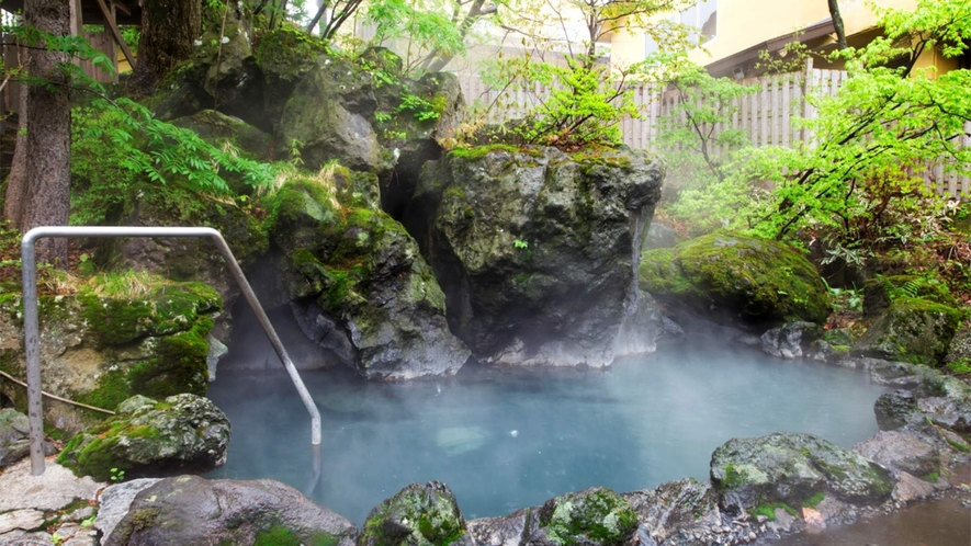 【男湯露天風呂】『日本温泉遺産を守る会』に認められた温泉