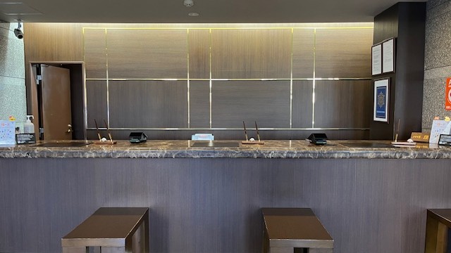 フロントカウンター