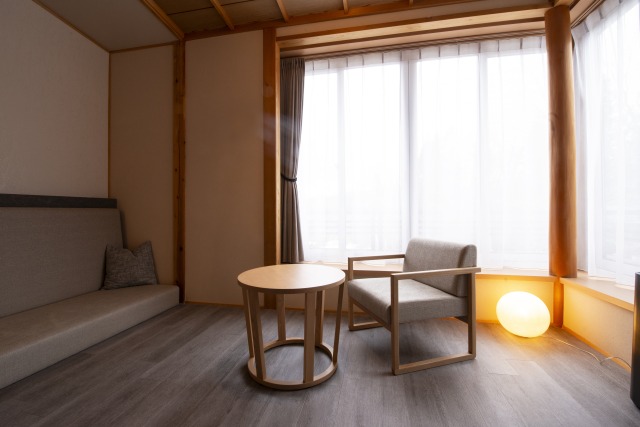 <204瑠璃> 深い青に包まれた、涼やかで落ち着いた夏の部屋