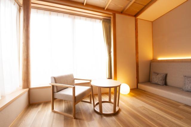 <202萌黄> 若葉の色が春の息吹を感じさせるやさしい空間