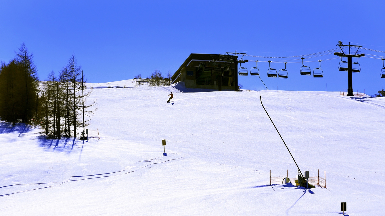 【白樺湖ロイヤルヒルスキー場 リフト券付き】スキー・スノボ1泊2食バイキングプラン