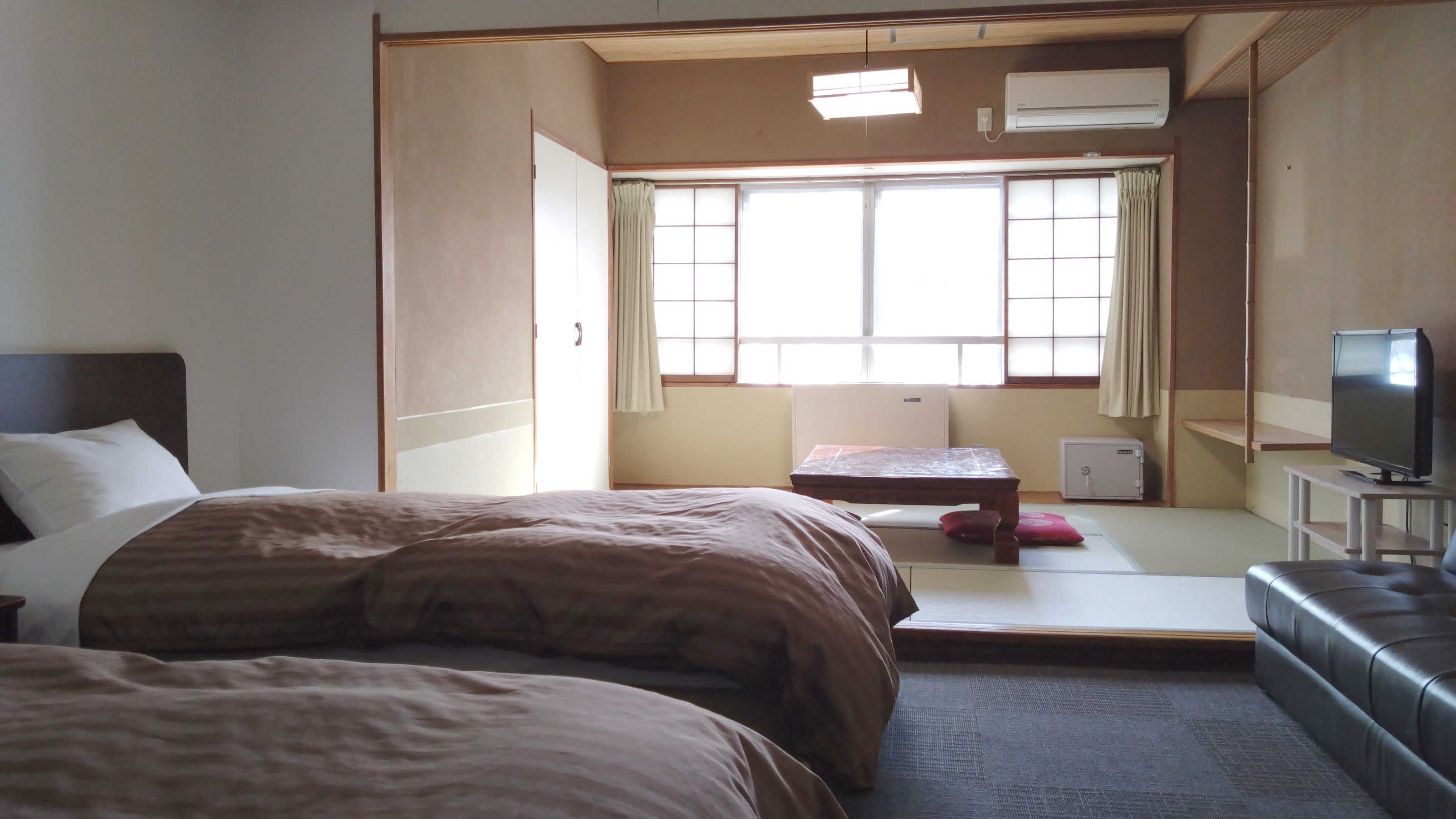 【白樺湖を望む客室】一泊二食飲み放題付きプラン