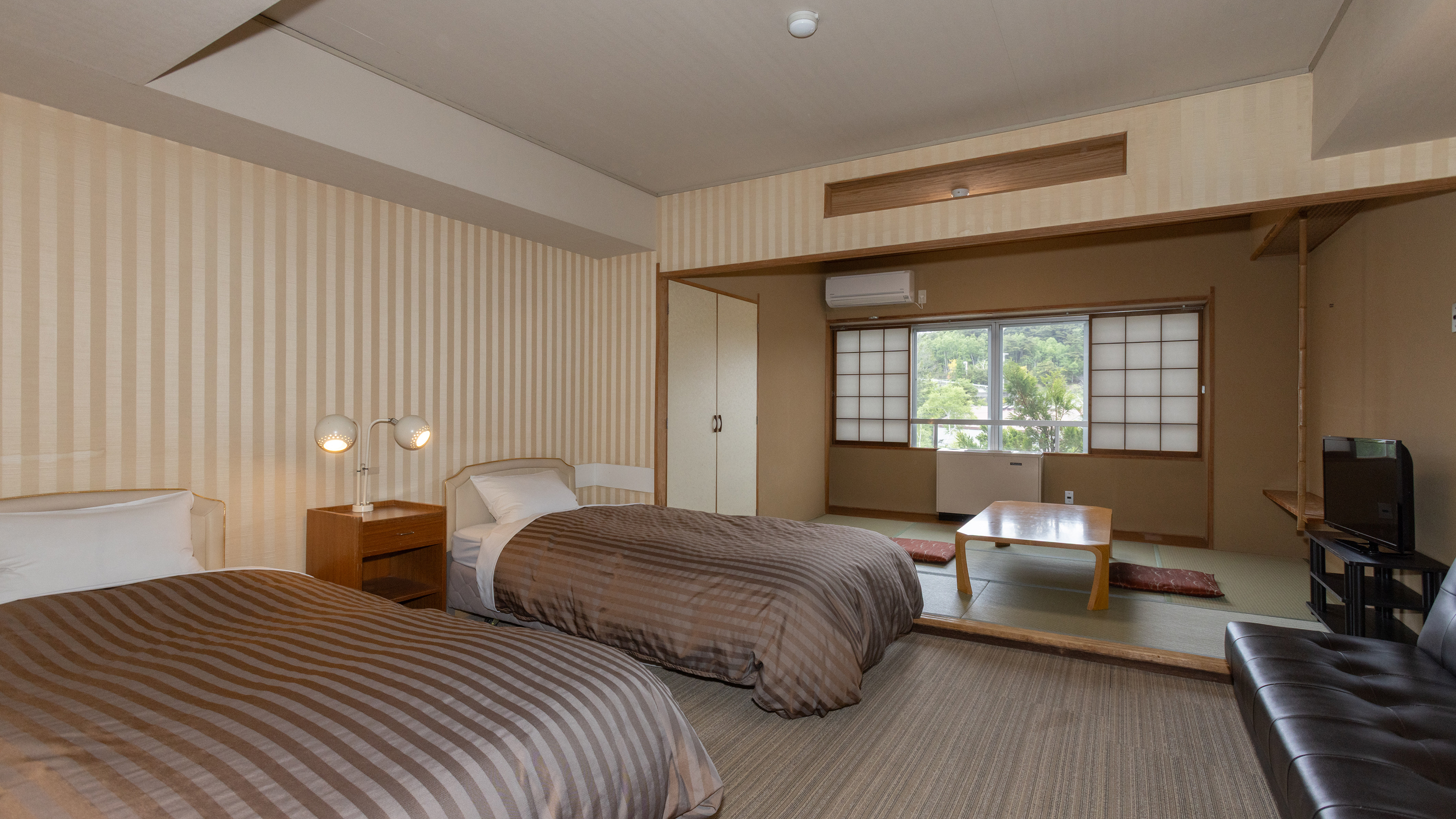 和洋室（ツイン+6畳　一例）