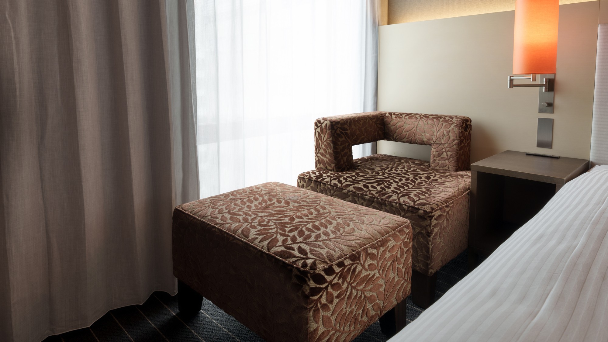 リラックスダブルルーム 一例｜18平米／ベッド幅160cm／禁煙