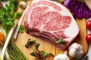 【早割90 】20％オフ！ファミリーやグループへおすすめ◎国産牛＆カニ食べ放題90分〈飲み放題付〉