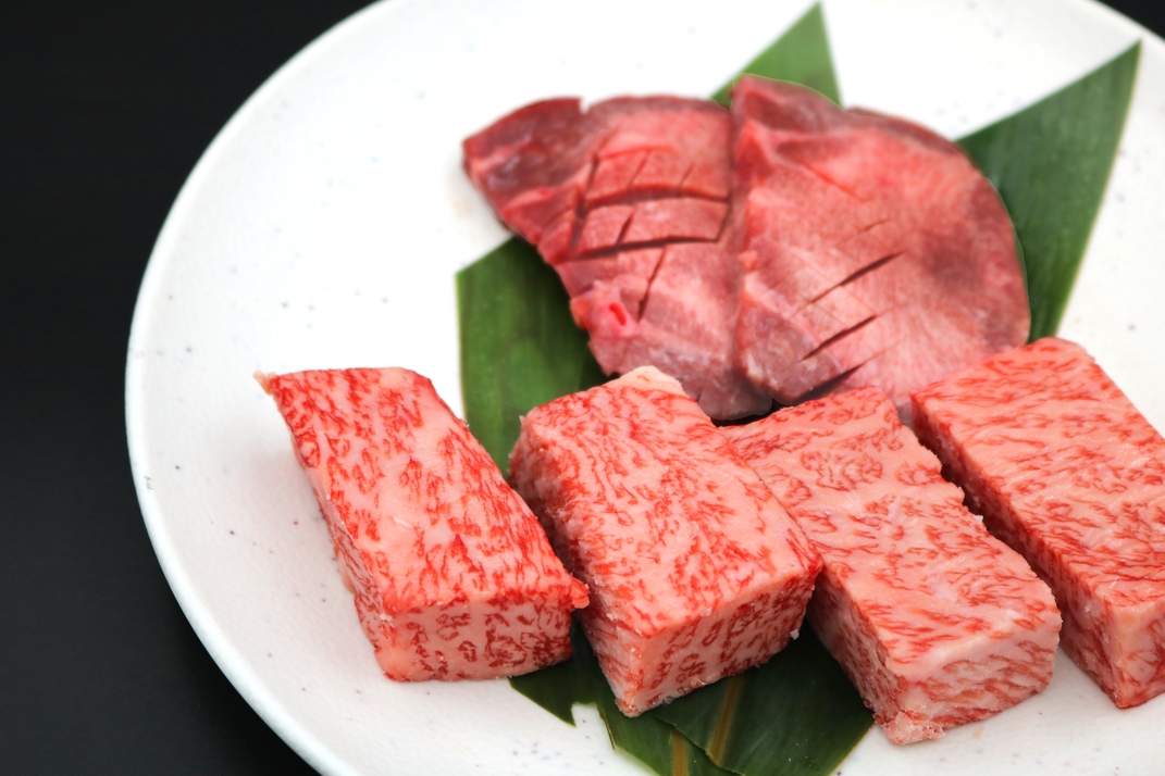 みかどのおもてなし会席料理＆タラバ蟹・本ズワイ蟹・国産和牛・鮮魚が食べ放題！飲み放題付120分♪