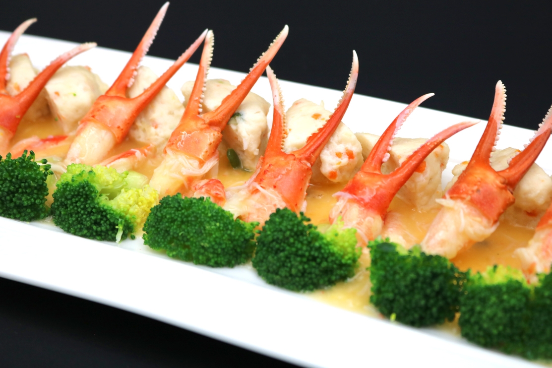 【春SALE】タラバ＆本ズワイ蟹・国産牛が食べ放題！鮮魚・季節の料理も◎飲み放題付ビュッフェ90分♪