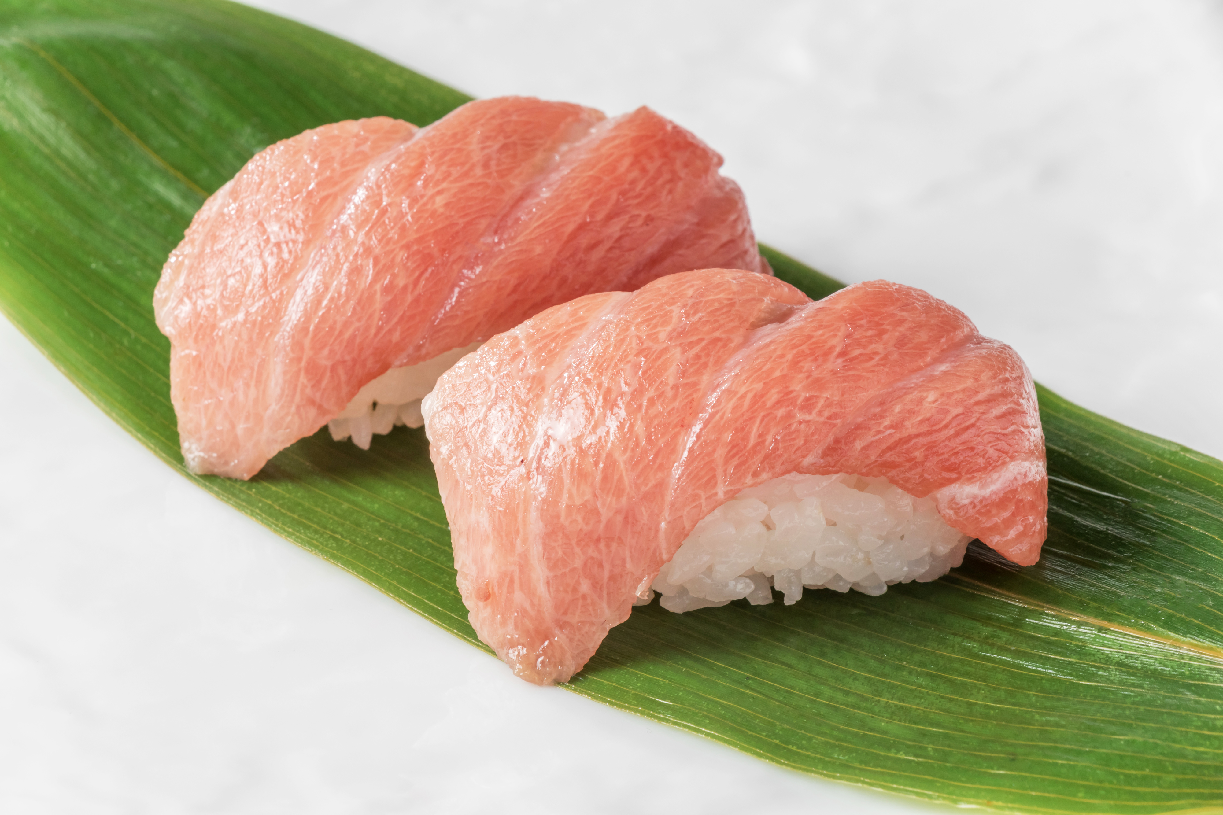 【夕食/百福豊穣】本マグロの握り寿司〈中トロ〉