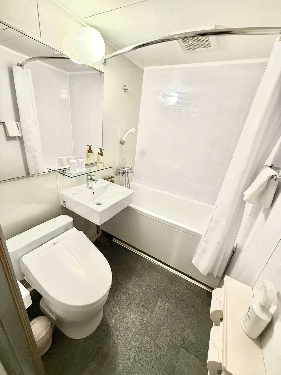 ２号館和室　浴室　２０２４年リニューアル