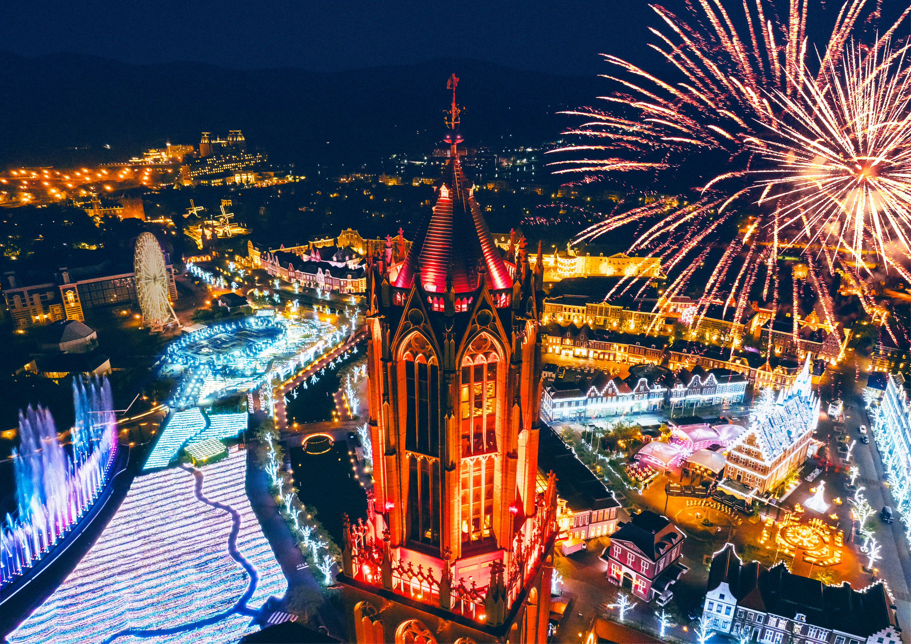 夜空を彩る花火と幻想的な夜景ハウステンボスプラン