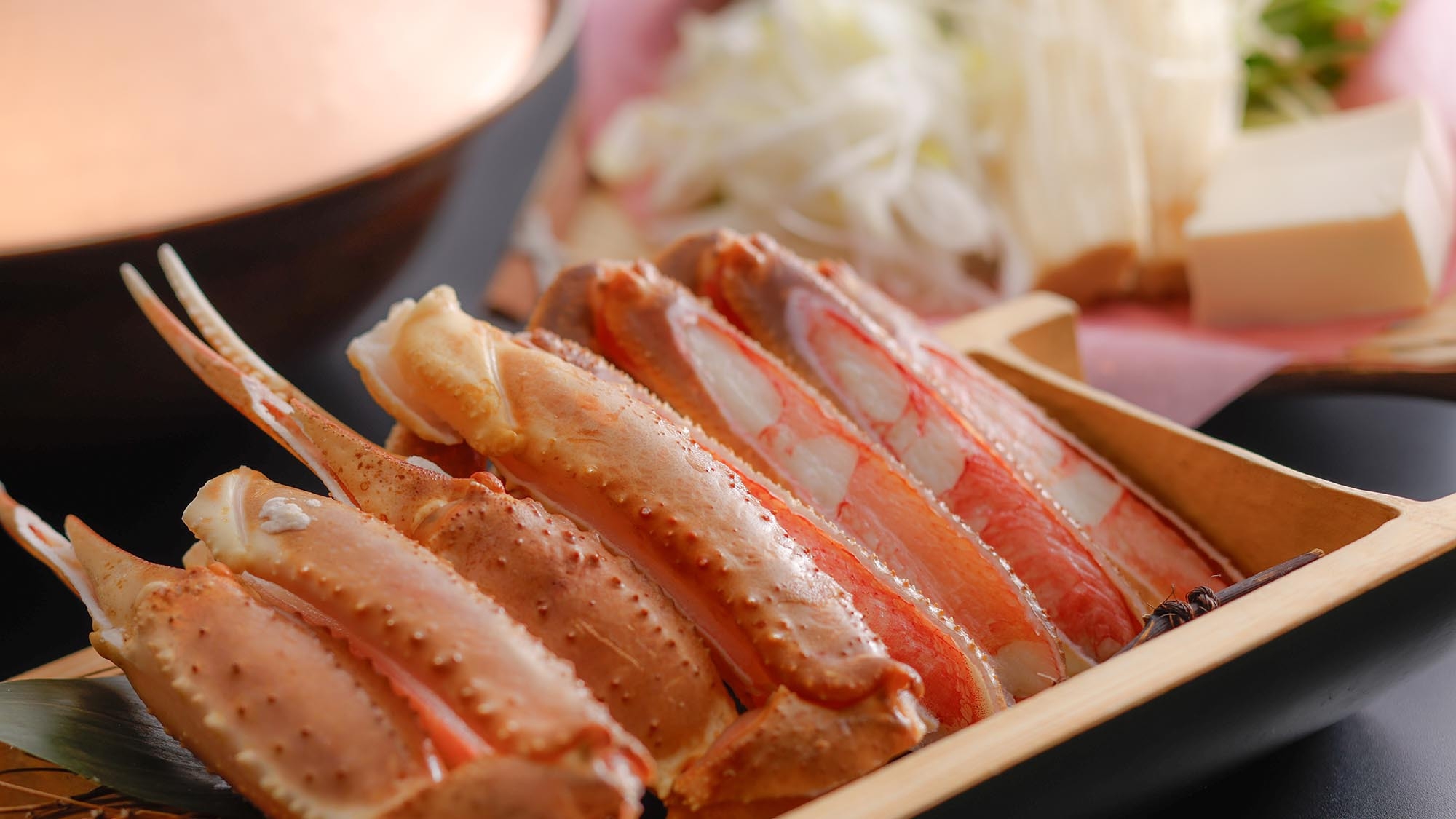 【四季-冬-】ラウンジから一望する冬の日本海。温泉付き客室で寛ぐ大人余暇●京都和牛付き蟹会席［H2］