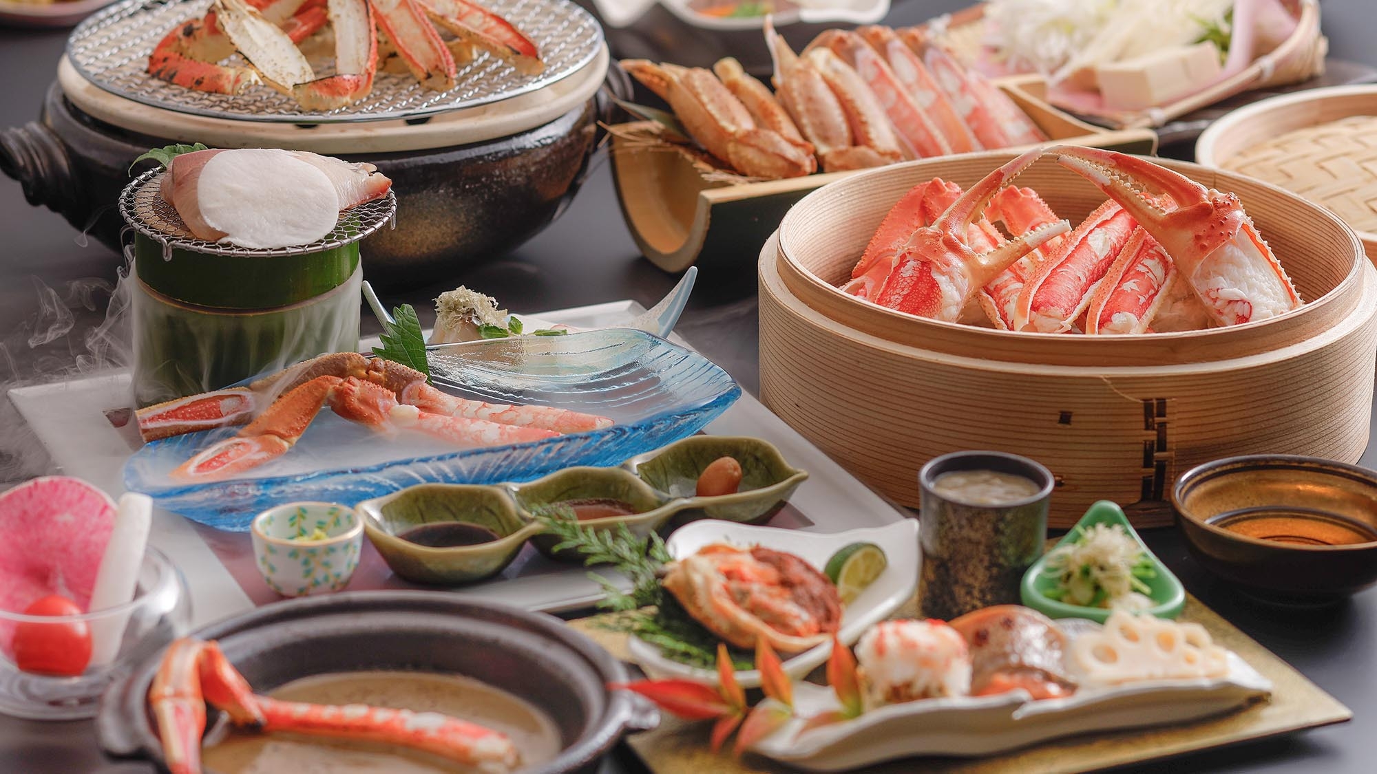 【四季-冬-】ラウンジから一望する冬の日本海。温泉付き客室で寛ぐ大人余暇●京都和牛付き蟹会席［H2］