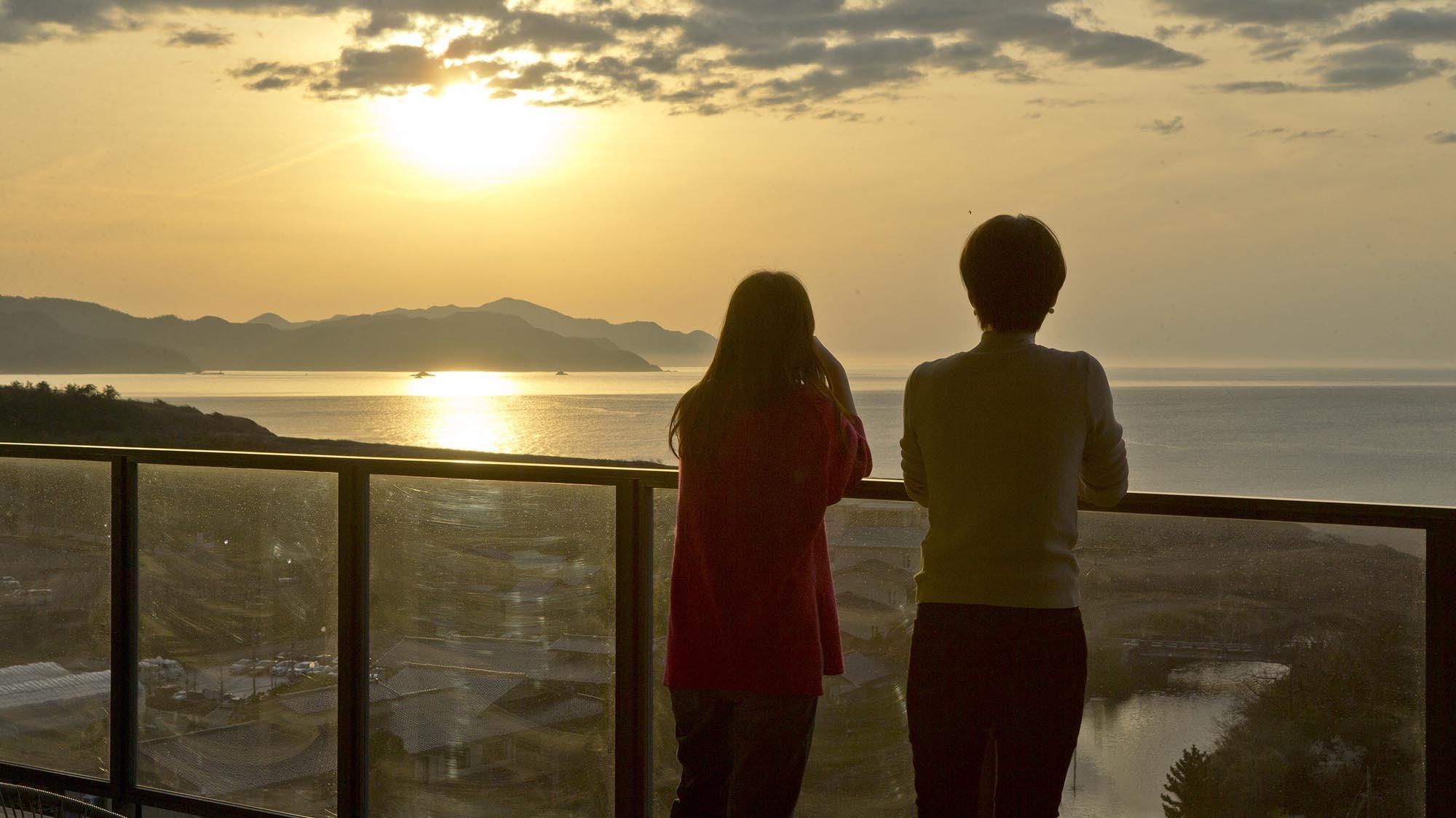 【2周年｜ラウンジテラス碧-AO-】アウト11時。丹後の美景・美湯・蟹料理が彩る冬のひとひ［0F2］