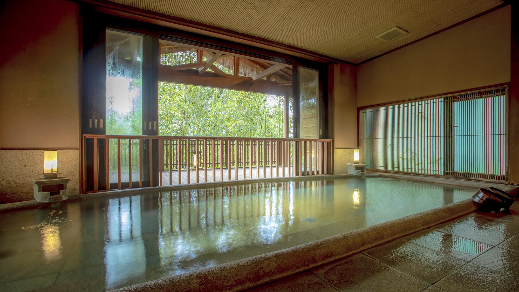【さき楽30】・早期予約で特別価格・温泉付き客室で寛ぐ大人余暇●京都和牛付き蟹会席［30H2］