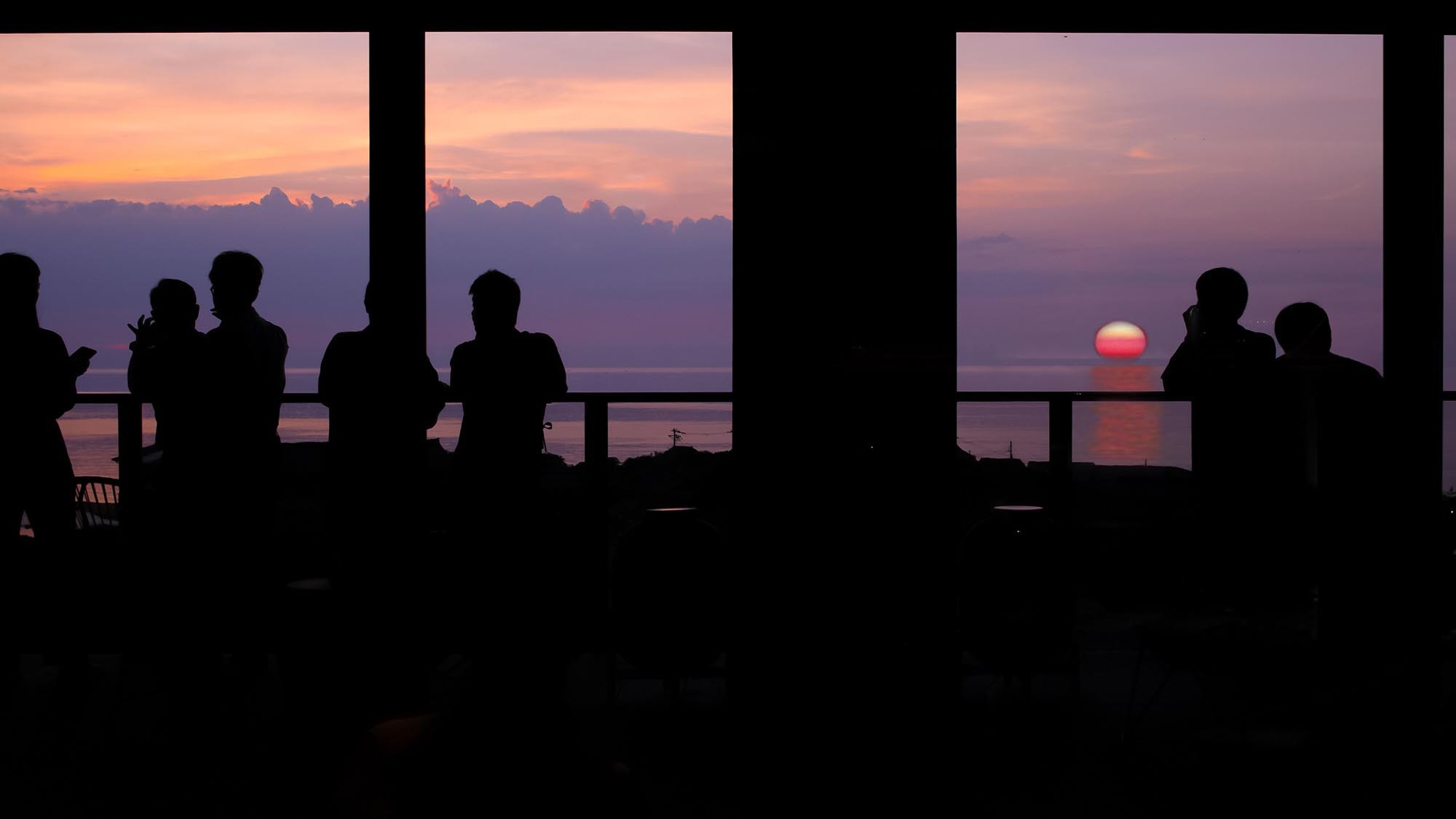 【2周年｜ラウンジテラス碧-AO-】海と夕日のシーズン到来＆絶景と温泉を愉しむ●Siki［0HX］