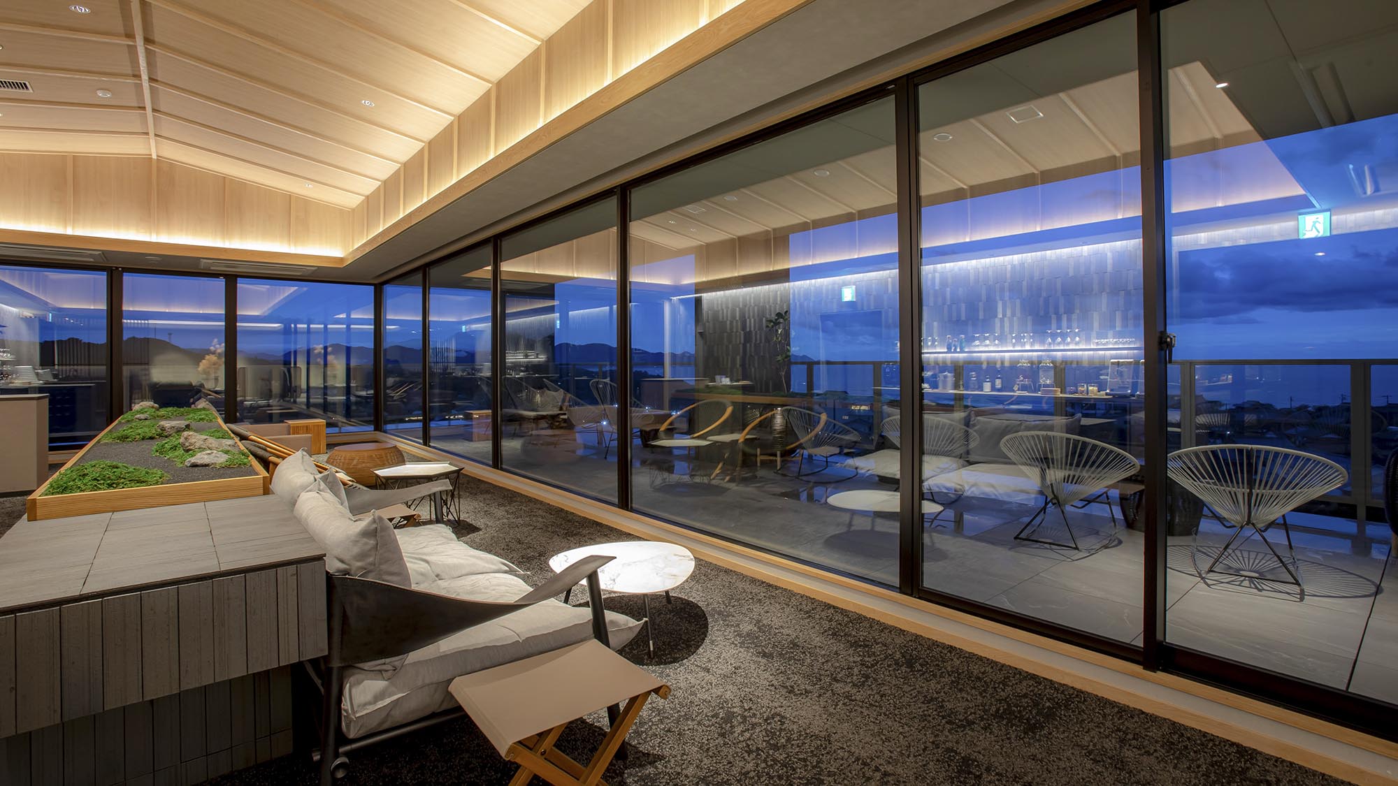 夜はナイトラウンジとしてもご利用いただけます