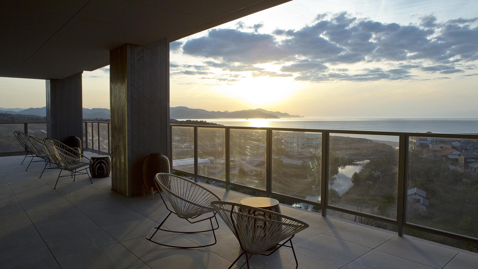 【ラウンジテラス碧－AO－】