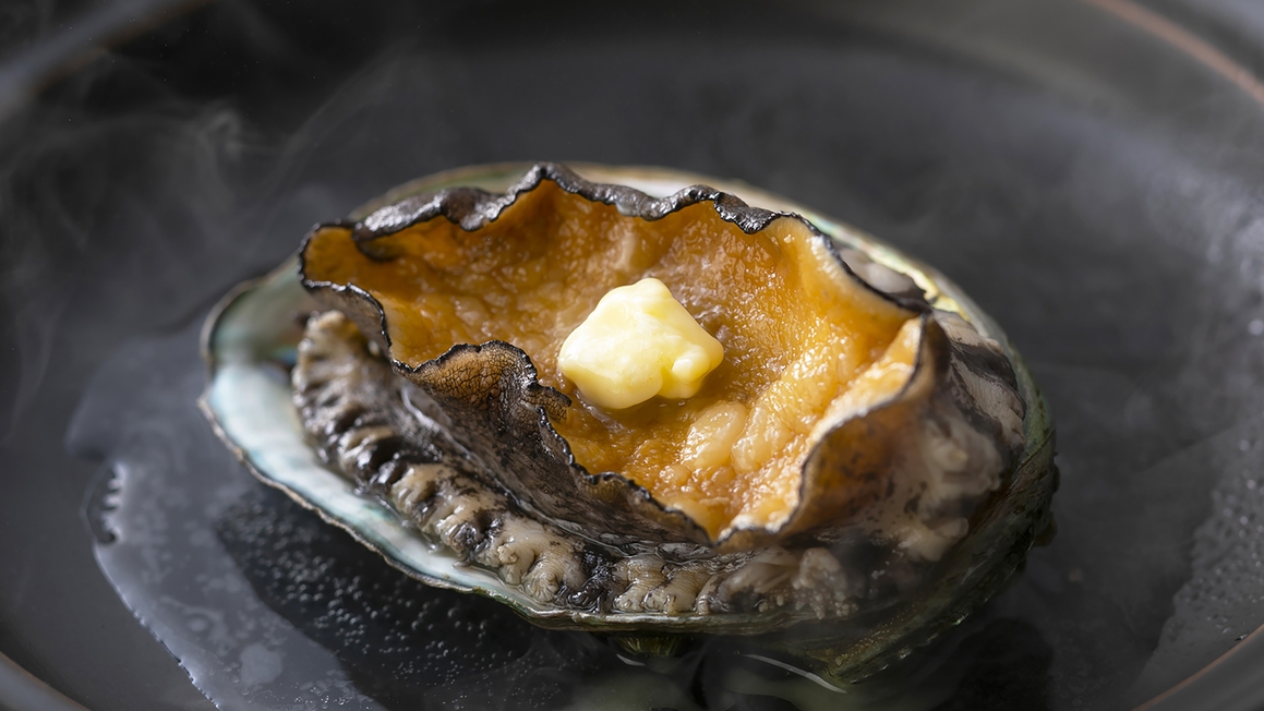 【秋の食旅 ＜魚×牛×鮑＞】磯の香「あわび踊り焼」◆松茸×黒毛和牛の肉鍋会席 [I002IKa]