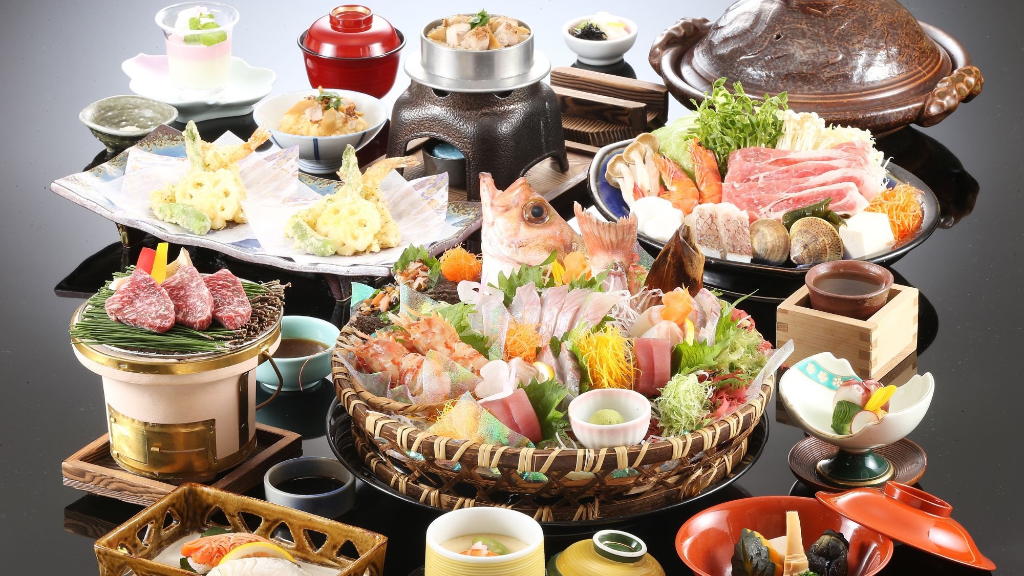 【春さき楽30】海鮮満喫！旬魚の豪快魚介盛り×黒毛和牛★彩SAI-SAI菜会席 [ZI001IQ]